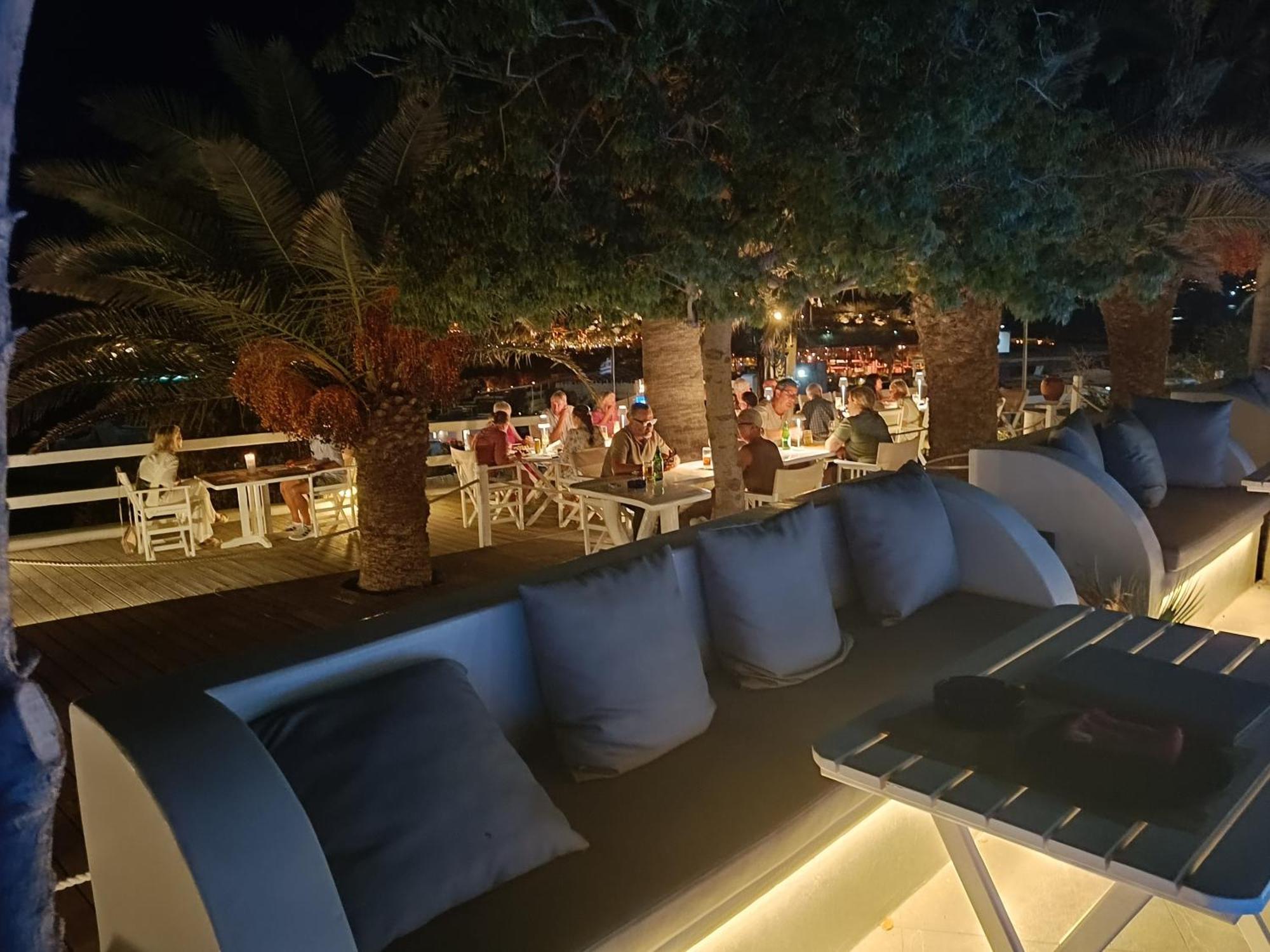 Zephyros Aparthotel Paraga  Luaran gambar